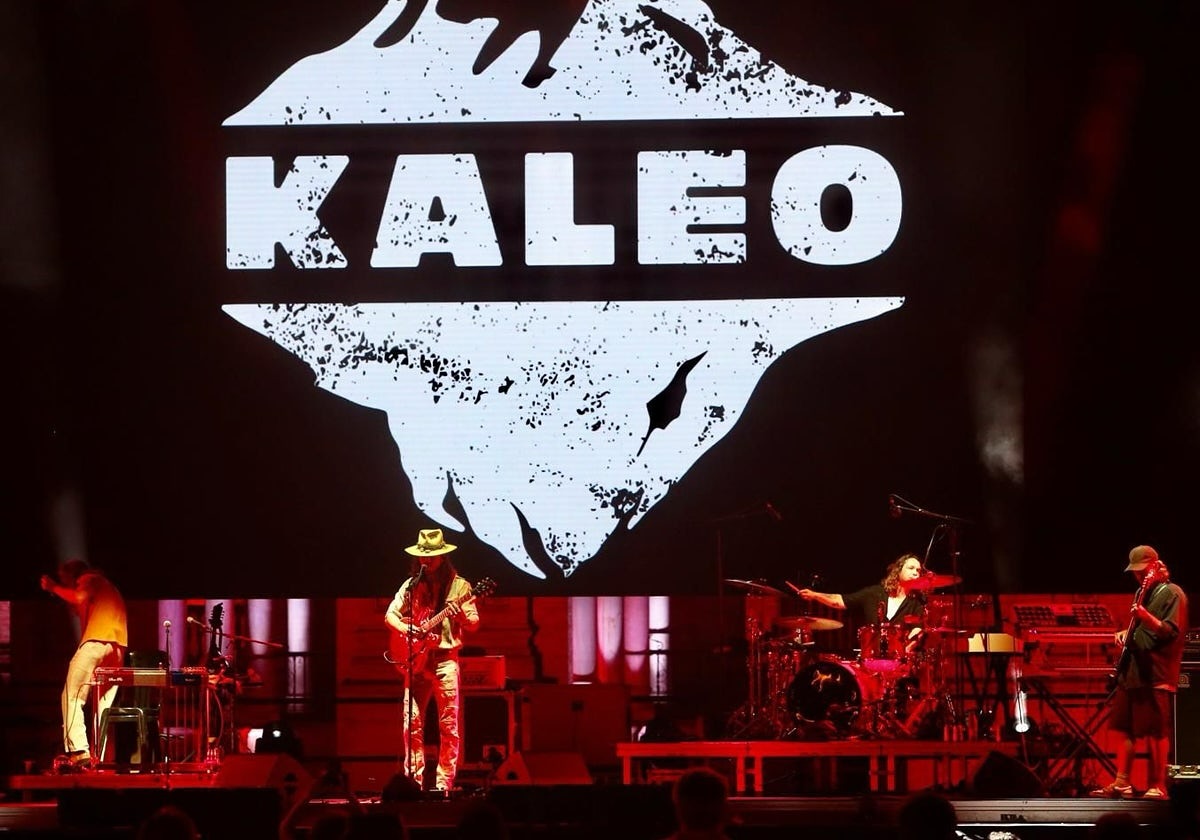 @officialkaleo en Plaza de España, Sevilla
Una noche mágica donde la música y la realización audiovisual se unieron en perfecta armonía.
🎥 Nos encargamos de la realización completa del show con un despliegue de 8 cámaras, trabajando con ópticas 107x y 45x en 4K, captando cada mirada, cada nota y cada emoción con una calidad impecable.
🎶 La energía de Kaleo, el entorno inigualable de Plaza España y un equipo técnico entregado hicieron de esta experiencia algo único e irrepetible. Orgullosos de haber formado parte.
#Kaleo #PlazaEspañaSevilla #RealizaciónAudiovisual #Cámaras4K #Ópticas107x #ProducciónEnDirecto #ConciertosEspaña #TrabajoEnEquipo #MúsicaYVisuales #ShowInolvidable